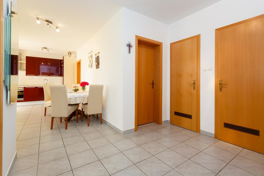 Apartman Snjezana Malinska Kültér fotó